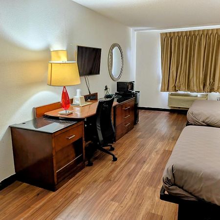 Travelodge By Wyndham פורסית' מראה חיצוני תמונה