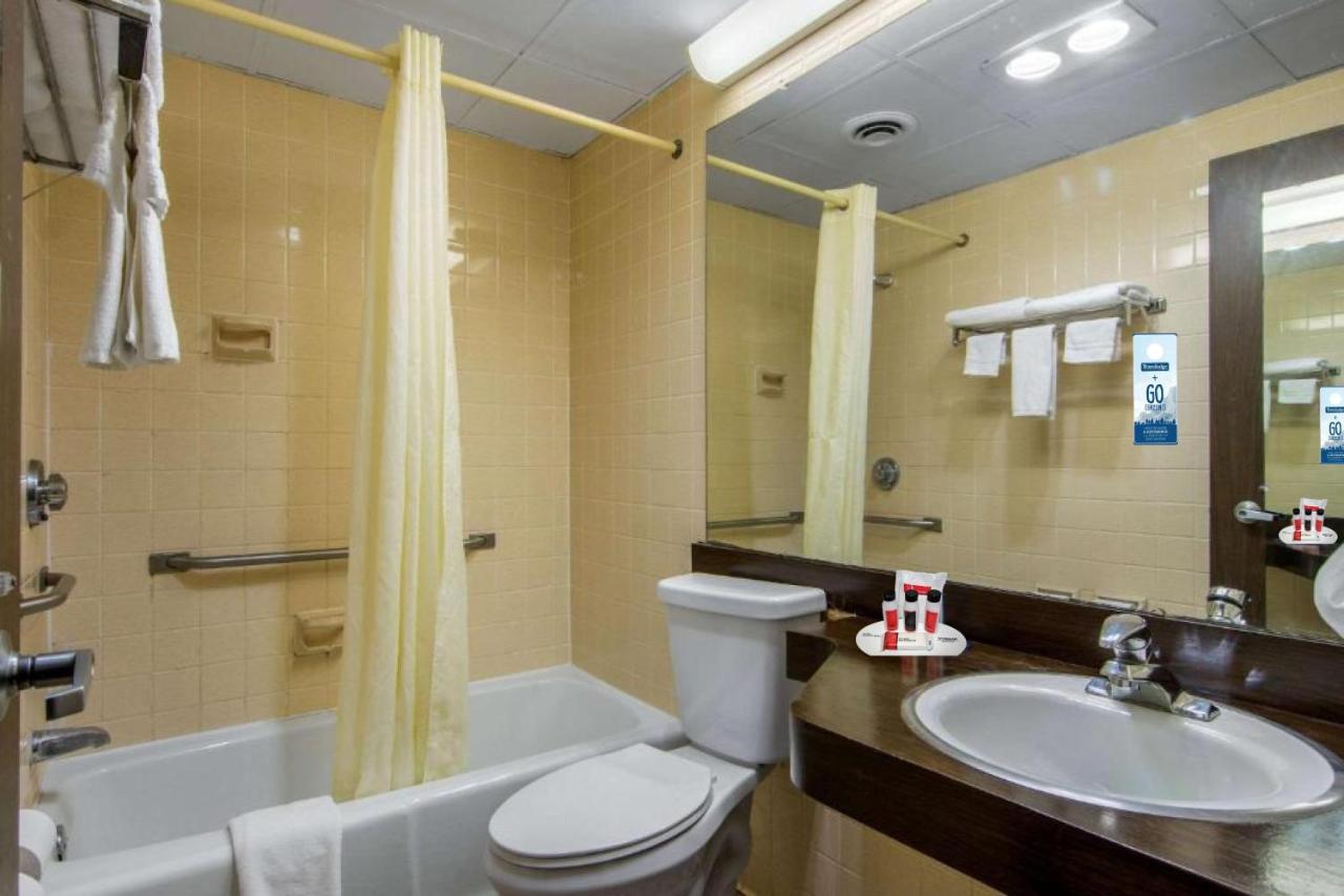 Travelodge By Wyndham פורסית' מראה חיצוני תמונה