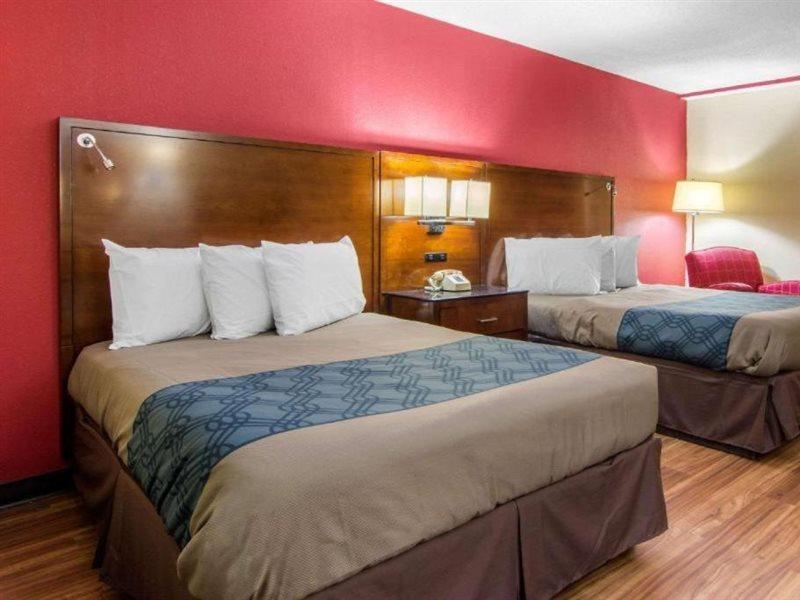 Travelodge By Wyndham פורסית' מראה חיצוני תמונה