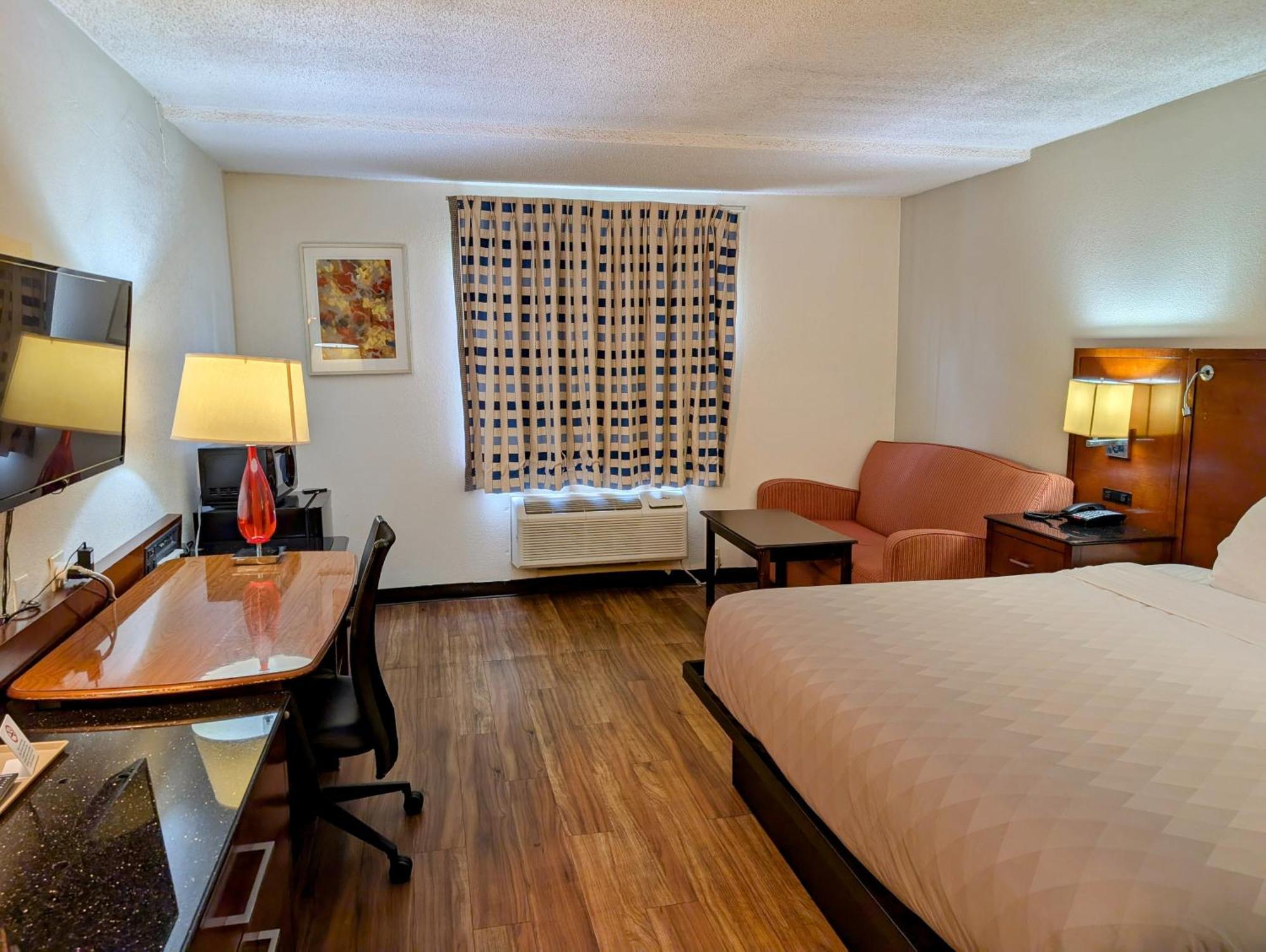Travelodge By Wyndham פורסית' מראה חיצוני תמונה