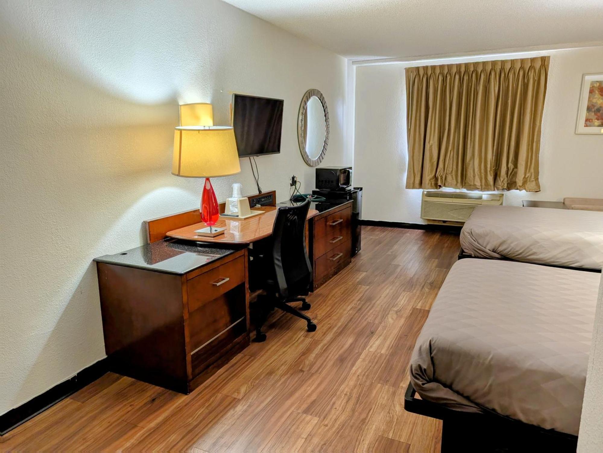 Travelodge By Wyndham פורסית' מראה חיצוני תמונה