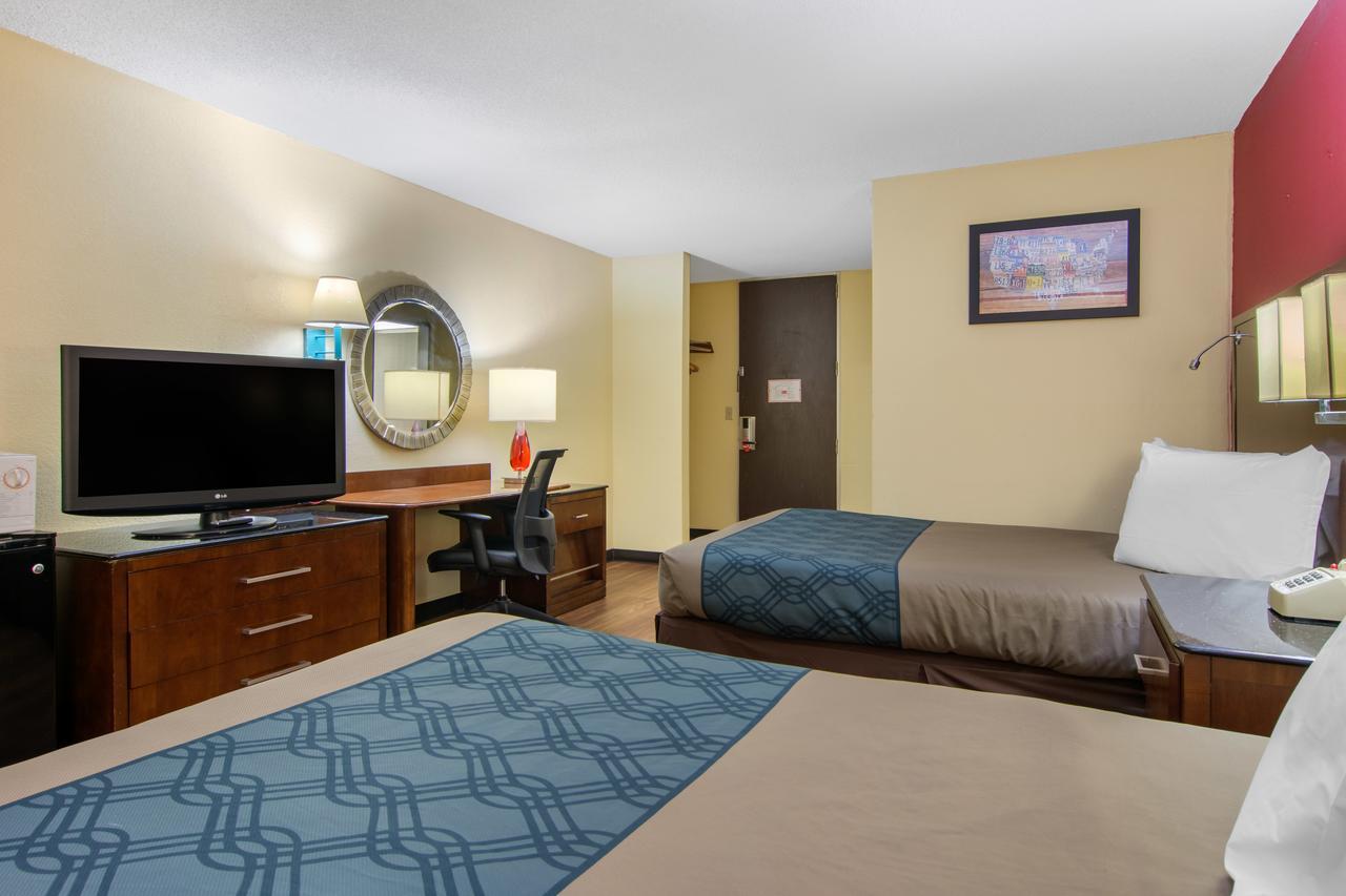 Travelodge By Wyndham פורסית' מראה חיצוני תמונה