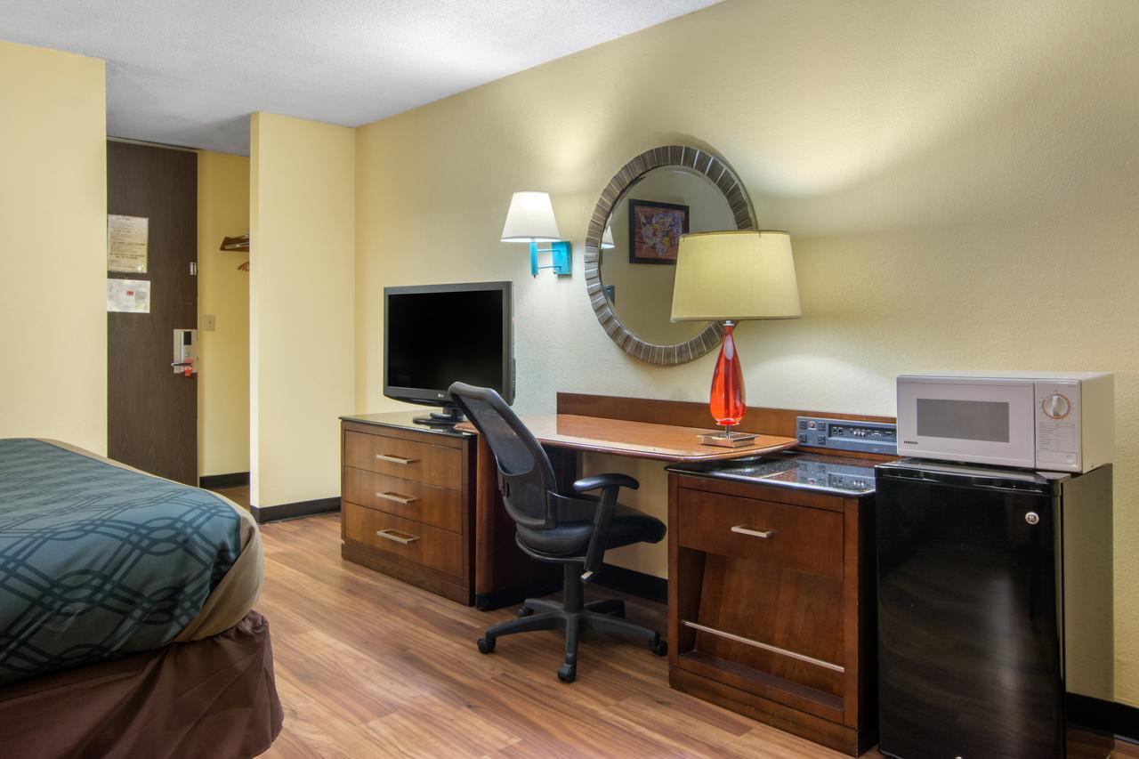 Travelodge By Wyndham פורסית' מראה חיצוני תמונה