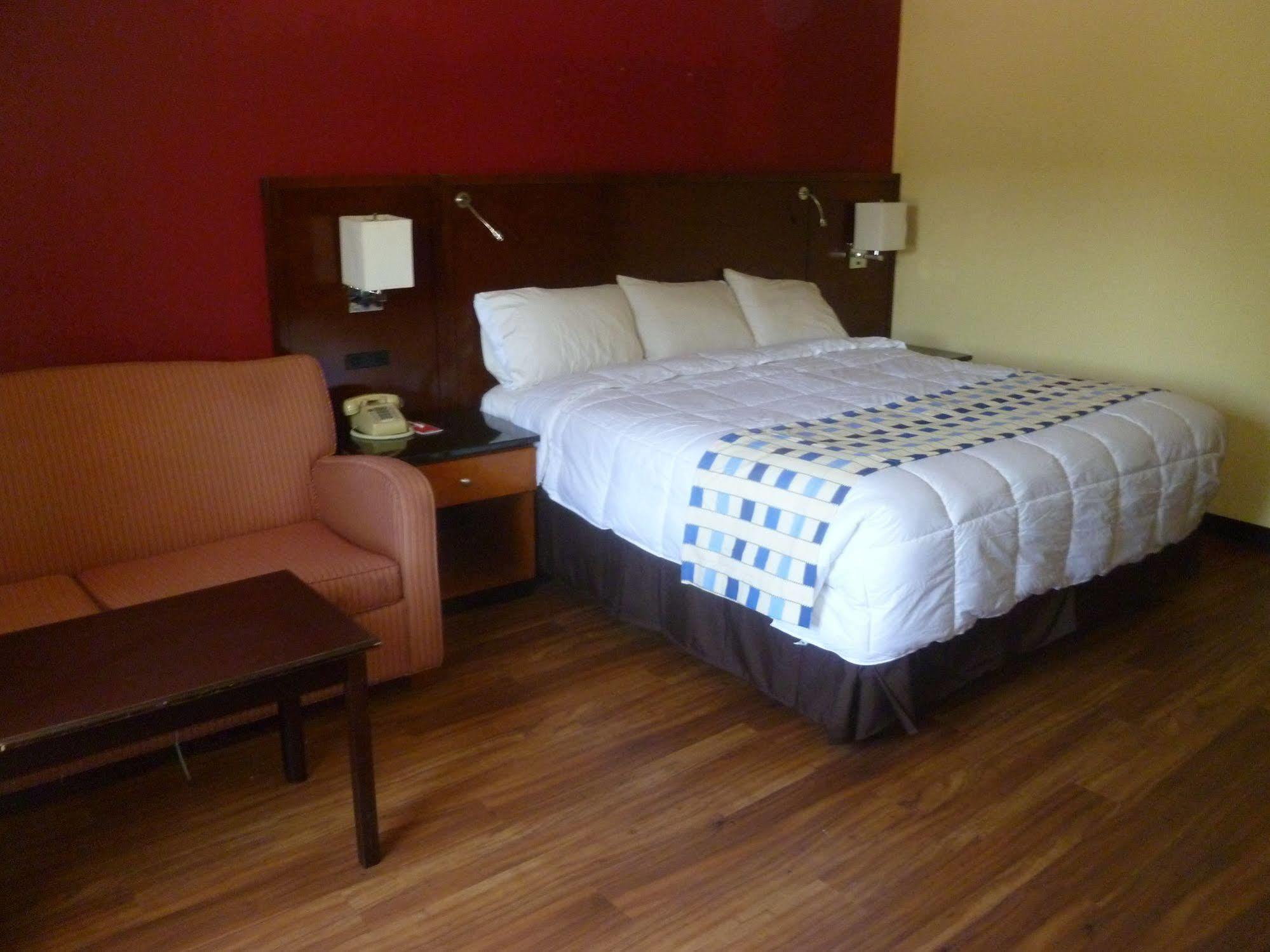 Travelodge By Wyndham פורסית' מראה חיצוני תמונה