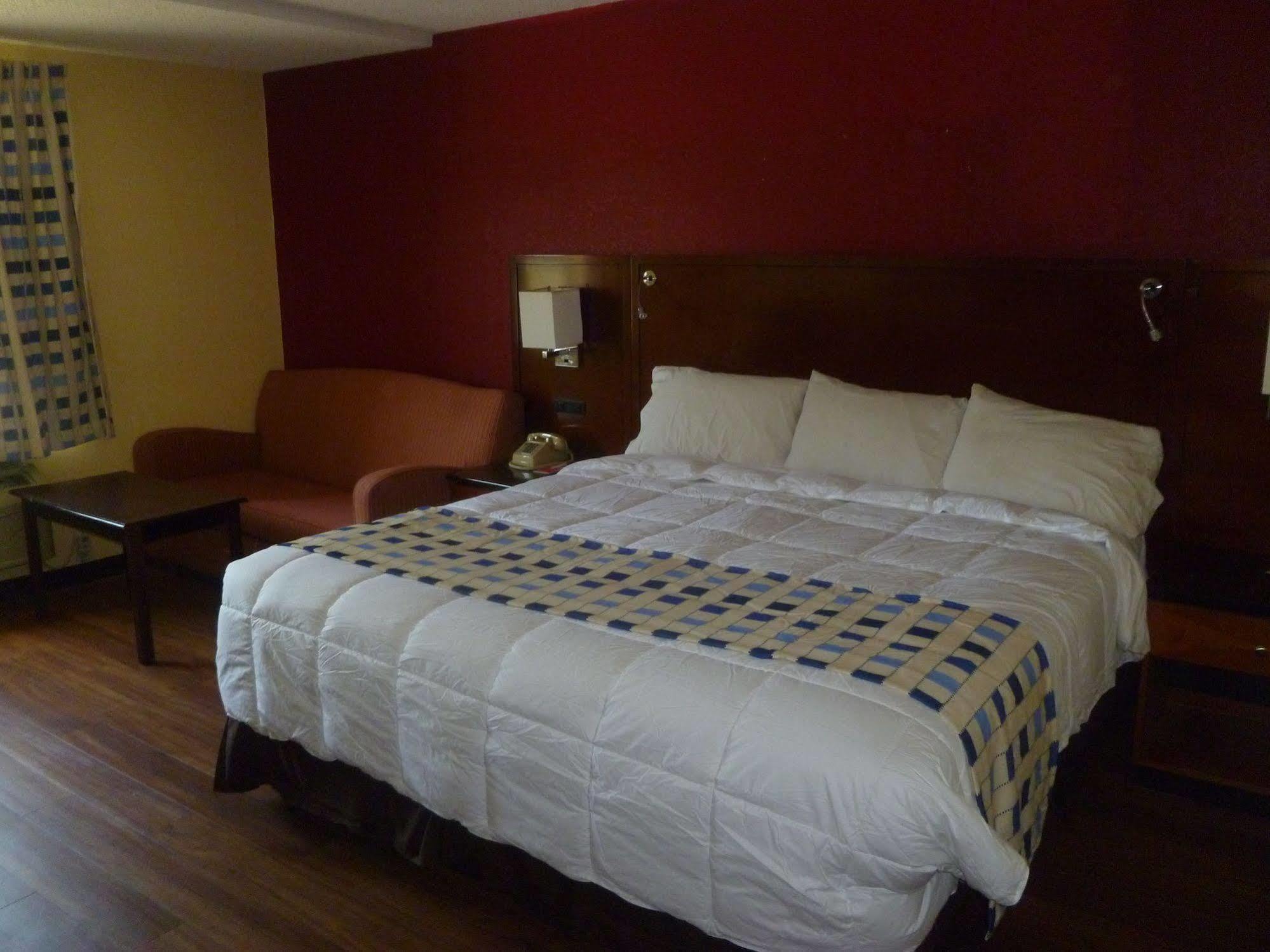 Travelodge By Wyndham פורסית' מראה חיצוני תמונה