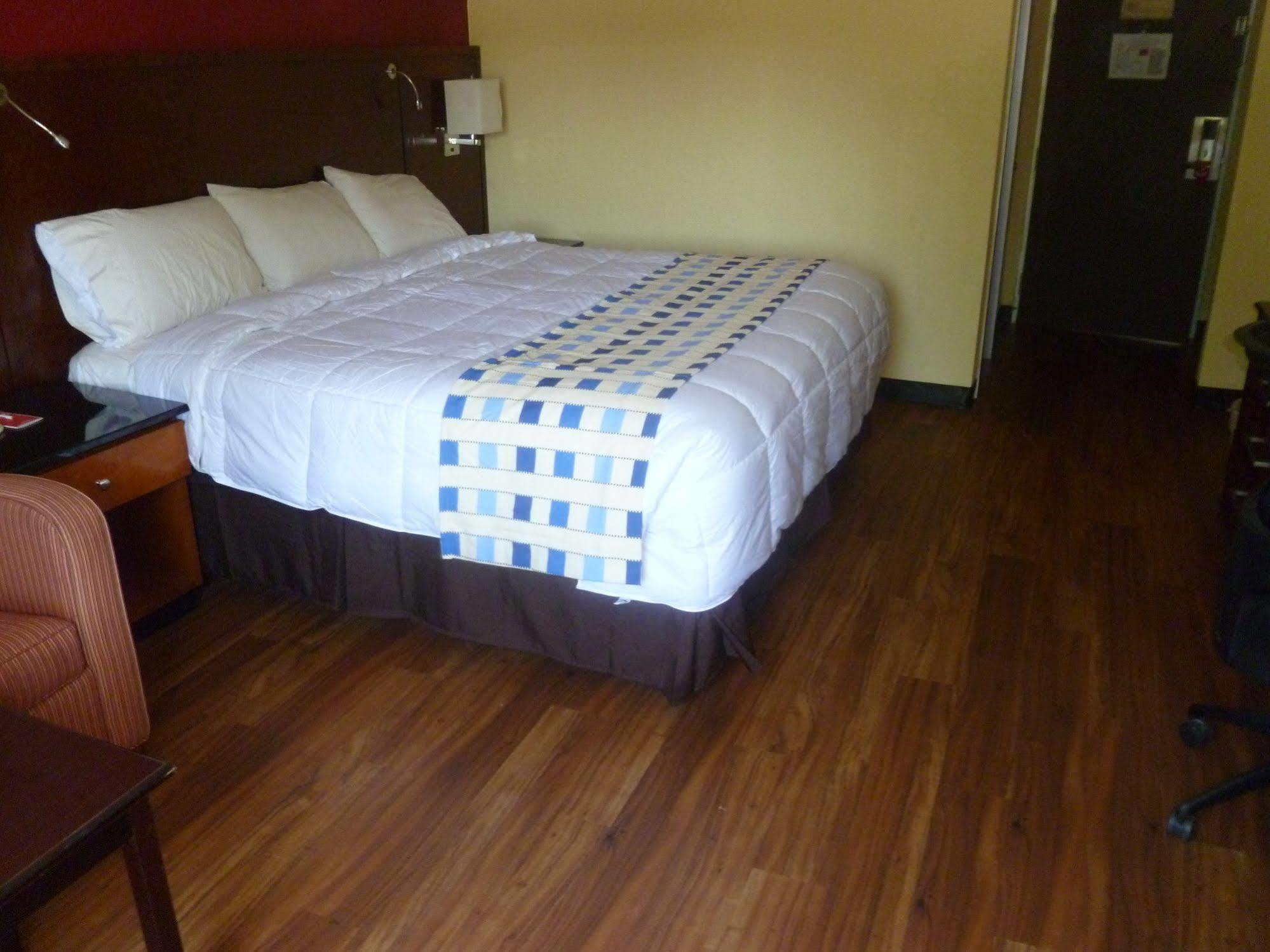 Travelodge By Wyndham פורסית' מראה חיצוני תמונה