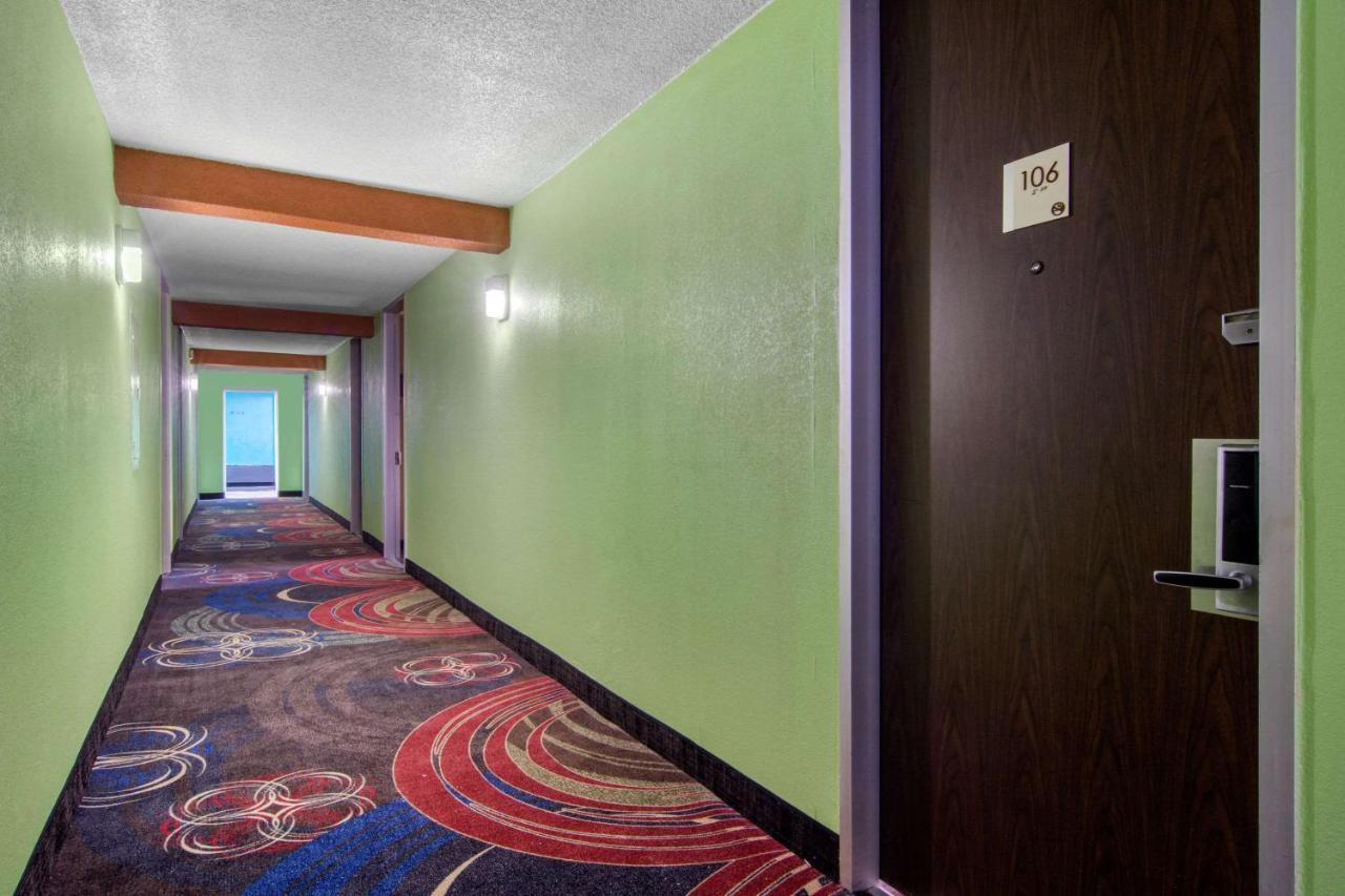 Travelodge By Wyndham פורסית' מראה חיצוני תמונה