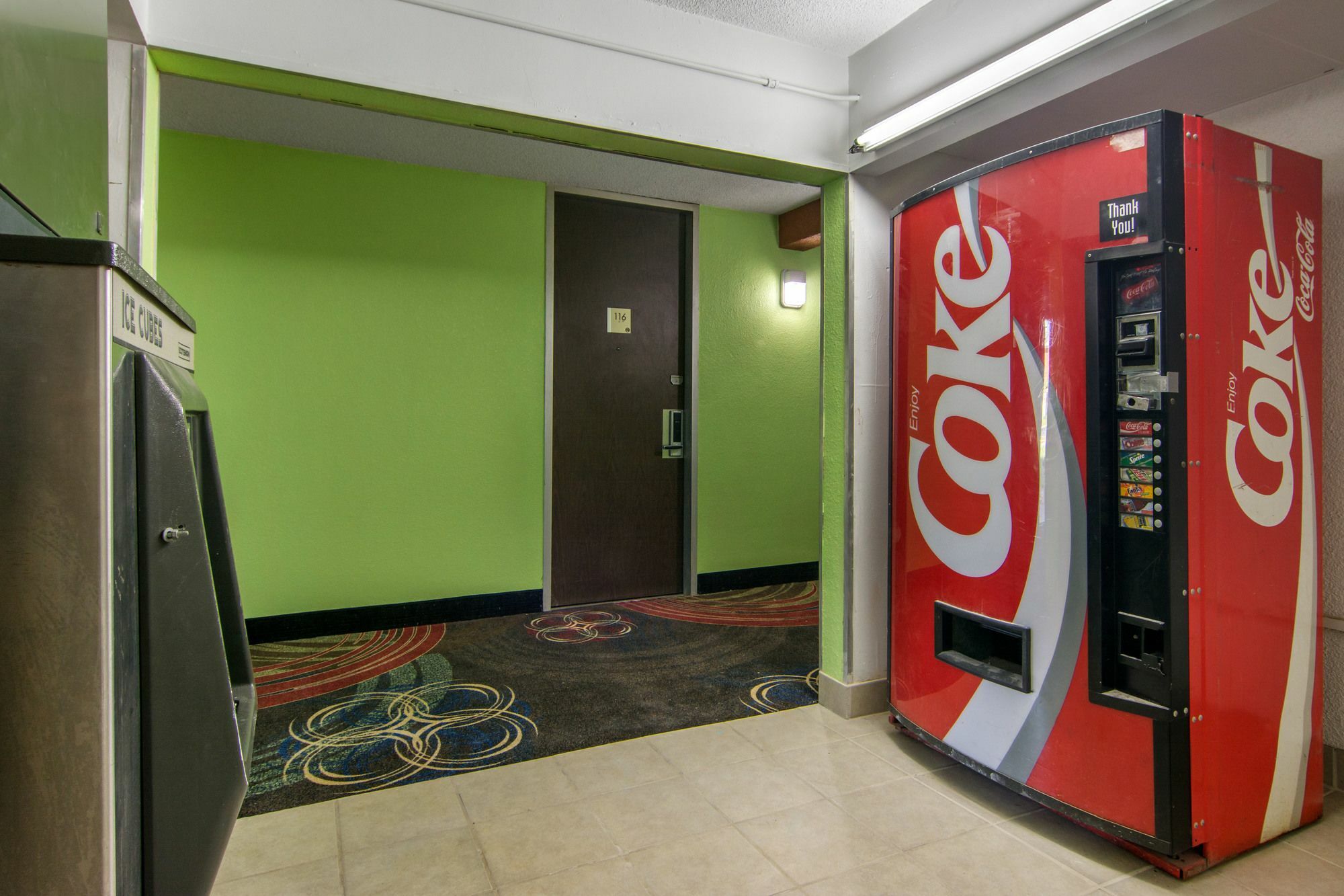 Travelodge By Wyndham פורסית' מראה חיצוני תמונה