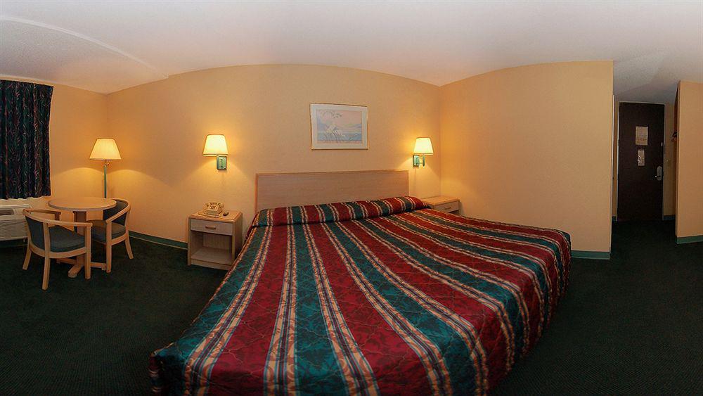 Travelodge By Wyndham פורסית' מראה חיצוני תמונה